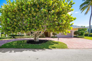 1070 Grand Bahama Lane, Singer Island, FL 33404 Sold 08/26/24