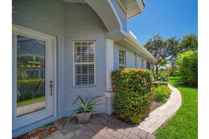 561 NW Red Pine Way, Jensen Beach, FL 34957 Sold 08/19/24