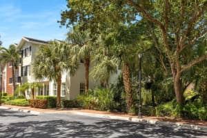 1028 E Heritage Club Circle, Delray Beach, FL 33483 Sold 08/29/24