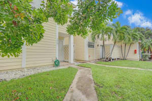 502 Lakewood Drive 10c, Jupiter, FL 33458 Sold 11/20/24