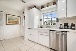 780 Nantucket Circle, Lake Worth, FL 33467 Sold 01/09/25