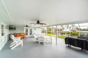 715 SE Calmoso Drive, Port Saint Lucie, FL 34983 Sold 09/11/24