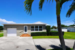 2315 Summit Boulevard, West Palm Beach, FL 33406 - MLS#R11005759