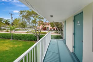 740 Horizons W 201, Boynton Beach, FL 33435 Sold 08/29/24