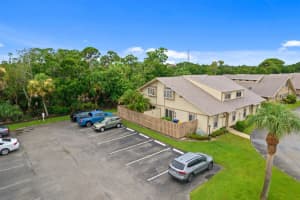 302 Maplecrest Circle, Jupiter, FL 33458 Sold 10/23/24