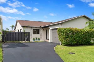 5128 Mirror Lakes Boulevard, Boynton Beach, FL 33472 Sold 09/20/24