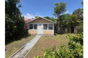 419 S L Street, Lake Worth Beach, FL 33460 Sold 09/13/24