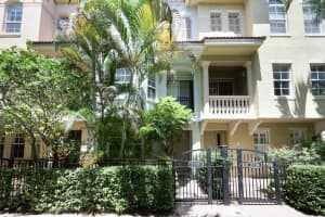 2717 Ravella Way, Palm Beach Gardens, FL 33410 Sold 01/13/25