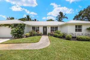 19 Bunker Place, Tequesta, FL 33469 Sold 08/16/24