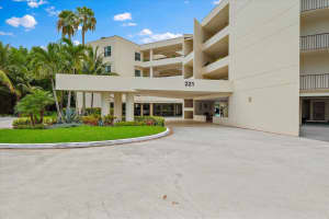 221 NE Plantation Road 406, Stuart, FL 34996 Sold 09/20/24
