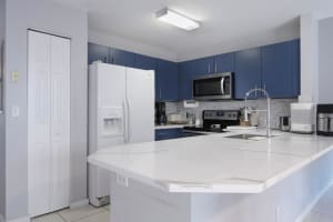 932 Summit Lake Drive, West Palm Beach, FL 33406 Sold 02/03/25