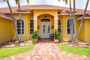 476 NE Pecos Way NE, Jensen Beach, FL 34957 Sold 10/22/24