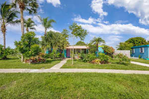 699 Hibiscus Drive, Royal Palm Beach, FL 33411 Sold 12/03/24