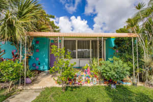 699 Hibiscus Drive, Royal Palm Beach, FL 33411 Sold 12/03/24