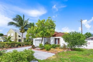 10 Corrie Place, Boynton Beach, FL 33426 Sold 11/19/24