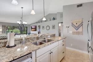 109 Club Drive 109, Palm Beach Gardens, FL 33418 Sold 10/03/24