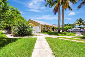 5602 Lake George Place, Lake Worth, FL 33463 Sold 09/05/24