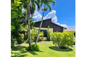 5671 Mirror Lakes Boulevard, Boynton Beach, FL 33472 Sold 11/18/24