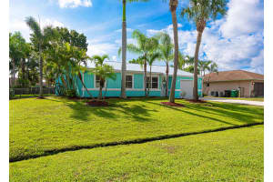 2025 SE Mandrake Circle, Port Saint Lucie, FL 34952 Sold 10/07/24
