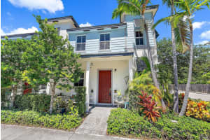 125 N K Street E, Lake Worth Beach, FL 33460 Sold 11/29/24