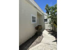 53 Dorchester Circle, Palm Beach Gardens, FL 33418 Sold 10/31/24