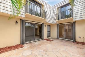 339 Lake Arbor Drive, Palm Springs, FL 33461 Sold 09/09/24