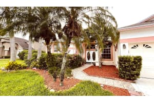 300 Lakepark Trail, Oviedo, FL 32765 Sold 10/04/24