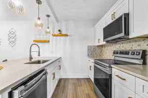 4222 42nd Way, West Palm Beach, FL 33407 Sold 09/30/24