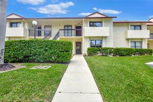 3307 Lucerne Park Drive, Greenacres, FL 33467 Sold 04/25/25