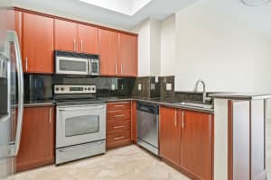 403 S Sapodilla Avenue 802, West Palm Beach, FL 33401 Sold 09/25/24