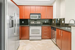403 S Sapodilla Avenue 802, West Palm Beach, FL 33401 Sold 09/25/24