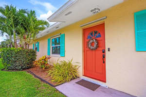 1110 NE Crescent Street, Jensen Beach, FL 34957 Sold 08/14/24
