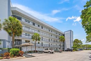 198 NW 67th Street 403, Boca Raton, FL 33487 Sold 10/21/24