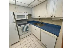 340 W Horizons 208, Boynton Beach, FL 33435 - MLS#R11009744