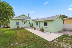 301 N B Street, Lake Worth Beach, FL 33460 Sold 11/07/24