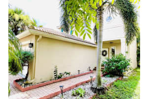 5166 Aurora Lake Circle, Greenacres, FL 33463 Sold 09/12/24