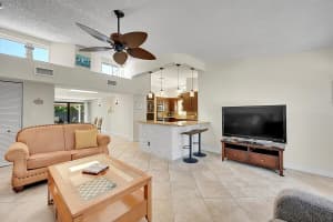 228 SW 8th Avenue, Boynton Beach, FL 33435 Sold 05/15/25