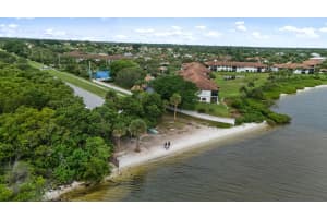 5853 SE Riverboat Drive 422, Stuart, FL 34997 Sold 09/09/24
