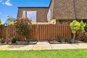 562 SE 27th Terrace, Boynton Beach, FL 33435 Sold 09/30/24