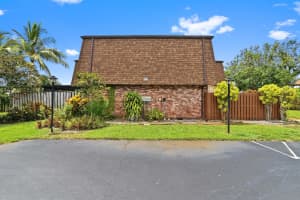 562 SE 27th Terrace, Boynton Beach, FL 33435 Sold 09/30/24