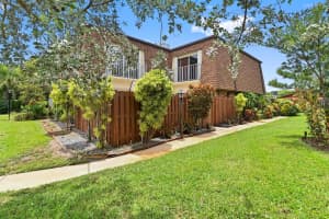 562 SE 27th Terrace, Boynton Beach, FL 33435 Sold 09/30/24