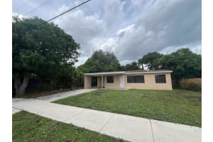 817 SW 3rd Court, Delray Beach, FL 33444 Sold 10/17/24