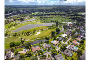 300 W Tropical Way, Plantation, FL 33317 Sold 12/13/24