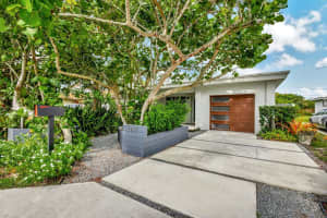 1217 N Palmway, Lake Worth Beach, FL 33460 Sold 10/25/24