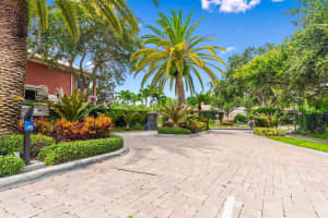 1027 NE Savannah Oaks Way, Jensen Beach, FL 34957 Sold 09/16/24