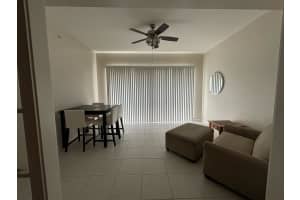 10 Harbour Isle Drive E 302, Fort Pierce, FL 34949 - MLS#R11011115