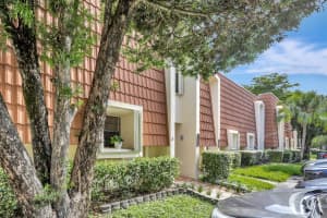11571 NW 2 Street, Plantation, FL 33325 Sold 01/23/25