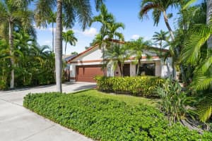 718 N Palmway, Lake Worth Beach, FL 33460 Sold 01/06/25