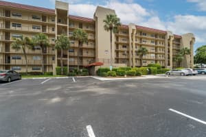 3661 Via Poinciana 112, Lake Worth, FL 33467 Sold 09/30/24