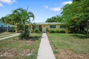 807 Greenbriar Drive, Lake Park, FL 33403 Sold 01/13/25